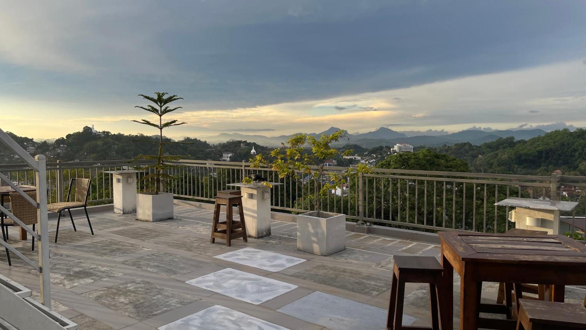 Sun Dove Suite 康提 外观 照片